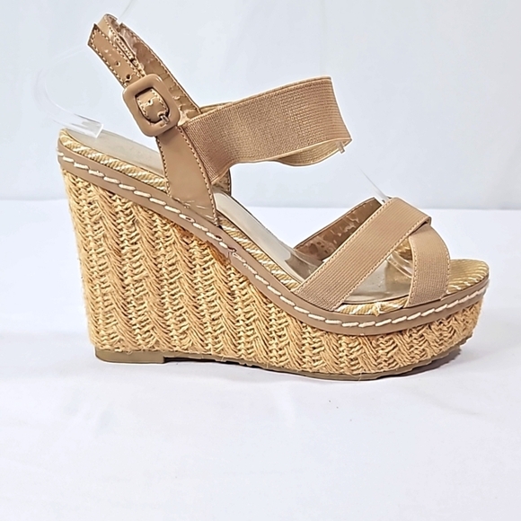 Charles David Tan Wedge Sandals Sz 7 - Picture 1 of 9